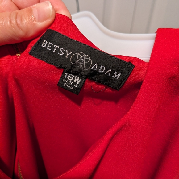 Red evening gown - Picture 6 of 6